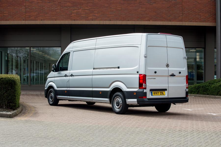 Volkswagen Crafter High Roof Van LWB 2017 года  (UK) (фото 13 из 22)